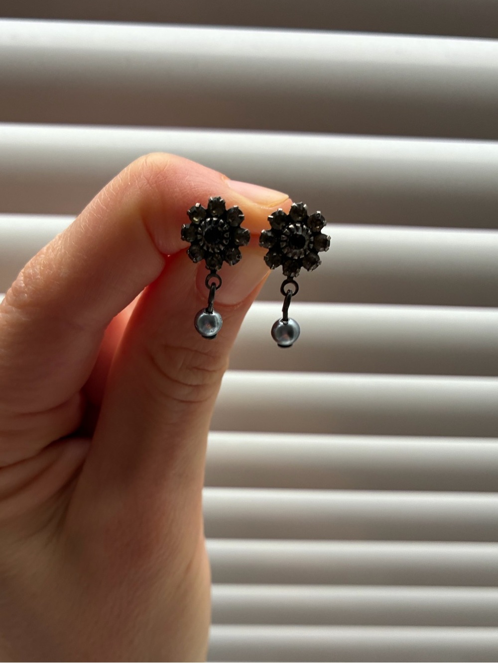 Vintage Flower Hanging Earrings - Picture 1 of 5